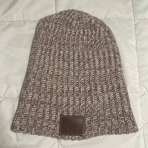 Love Your Melon Accessories - 💰Love Your Melon Women’s Winter Beanie Hat Maroon & White Knit Woven With Logo